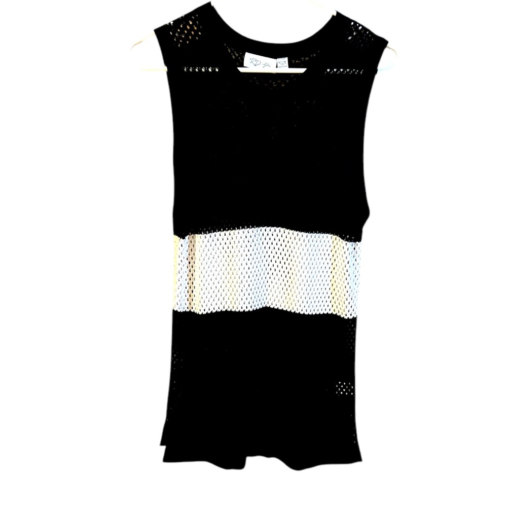 Sleeveless crocheted coverup
